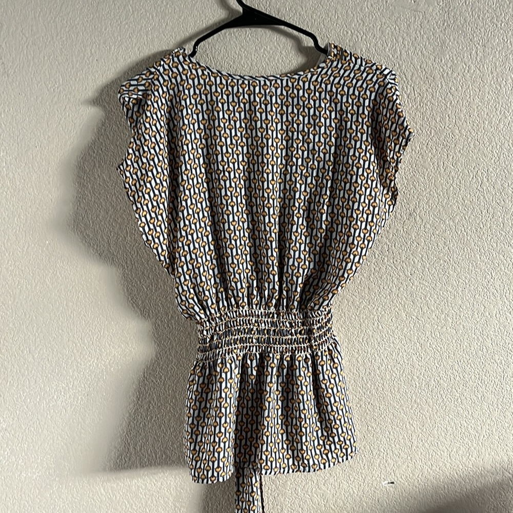 Blouse with Design - Picture 3 of 3